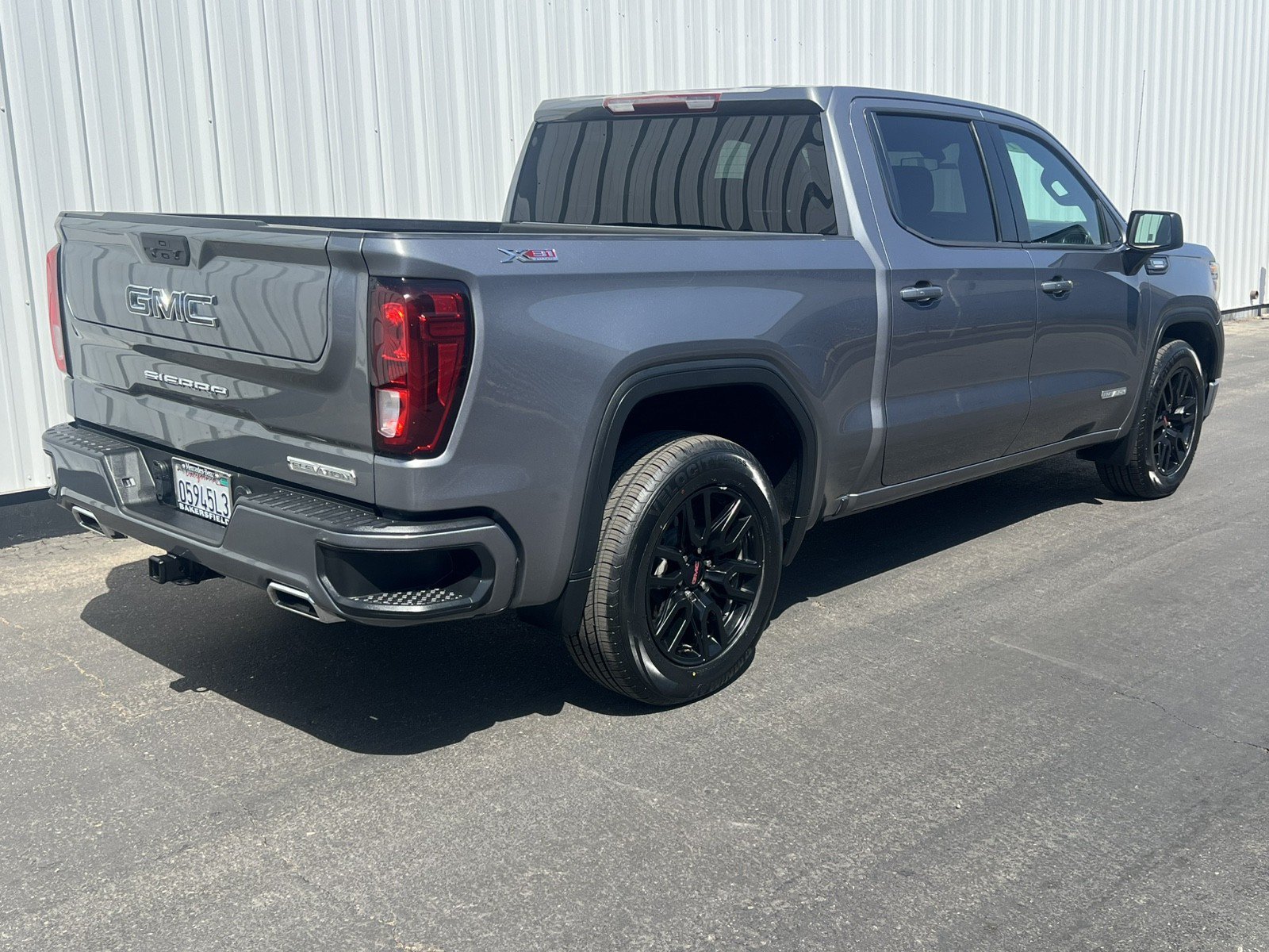 Used 2021 GMC Sierra 1500 Elevation w/ LPO, Elevation Black Package AWD/4WD image 6