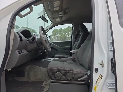 Used 2016 Nissan Frontier Desert Runner image 16