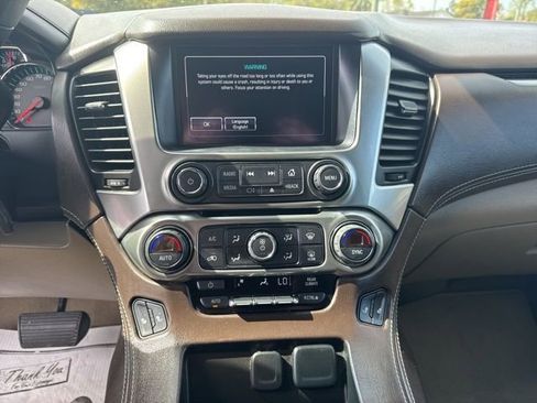 Used 2019 Chevrolet Suburban LT image 13