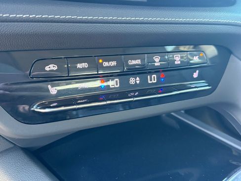 Used 2021 Buick Envision Essence w/ Technology Package I image 21