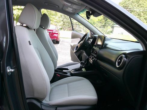 Used 2022 Hyundai Kona SEL AWD/4WD image 9