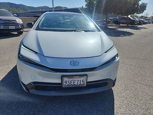 Used 2024 Toyota Prius XLE FWD image 8