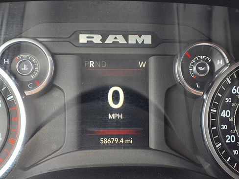 Used 2024 RAM 2500 Big Horn AWD/4WD image 13