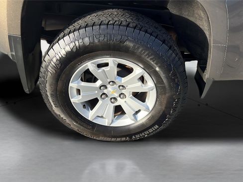 Used 2015 Chevrolet Colorado LT w/ Luxury Package image 21