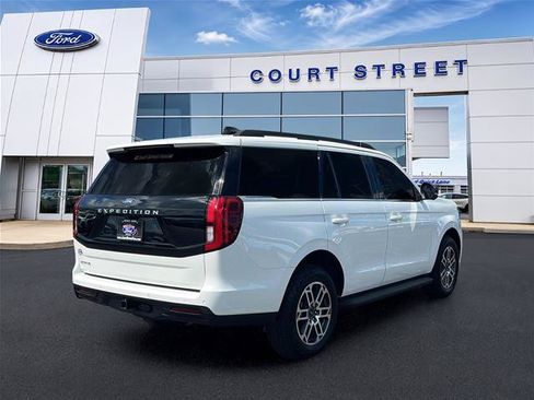 Certified 2026 Ford Expedition Active AWD/4WD image 5