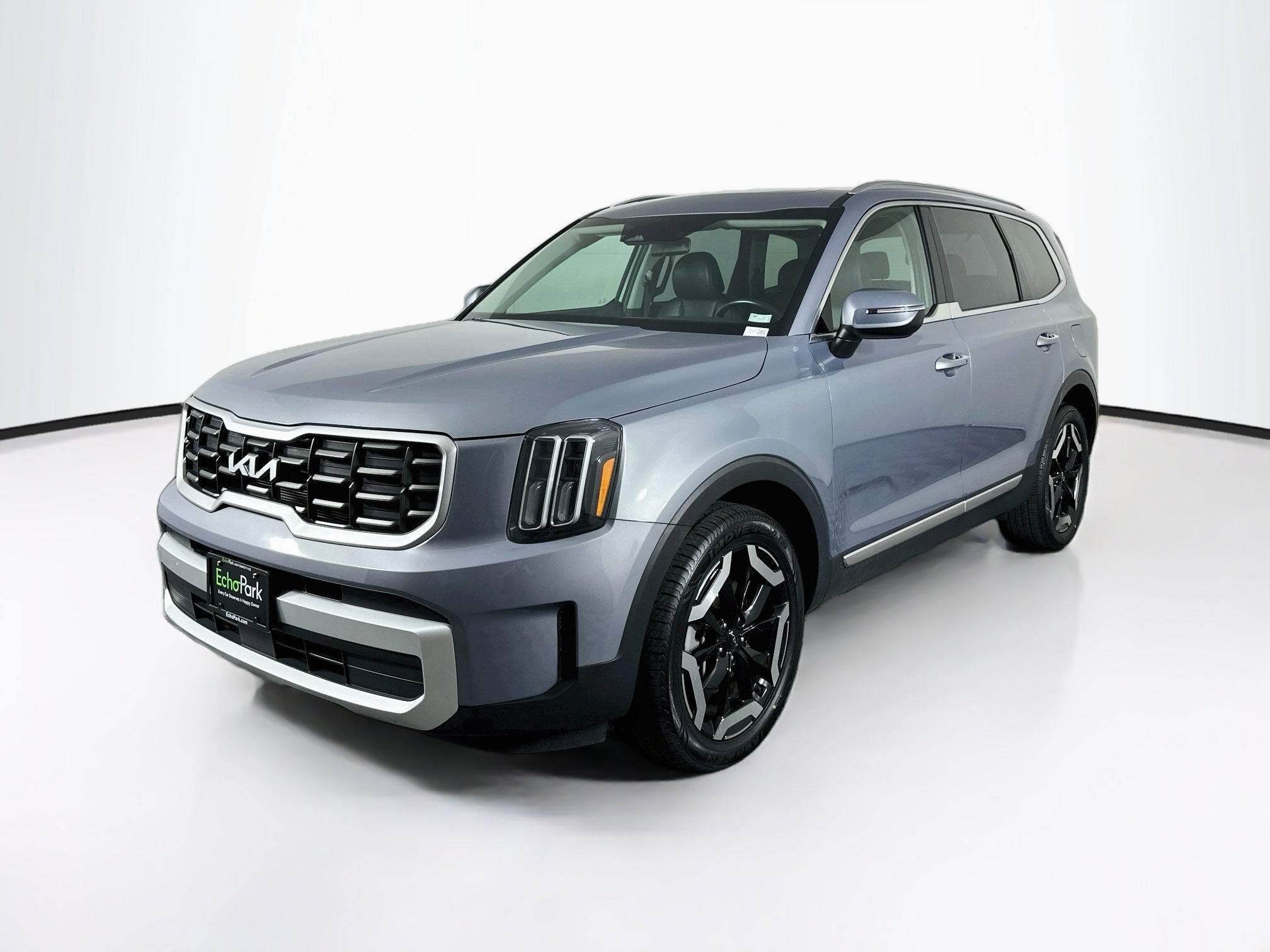 Used 2025 Kia Telluride S FWD image 3
