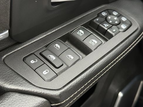 Used 2025 RAM 2500 Laramie image 23