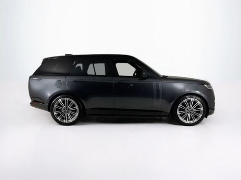 Used 2025 Land Rover Range Rover SE AWD/4WD image 6