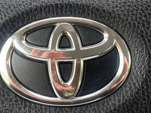 Used 2019 Toyota Sienna LE image 24