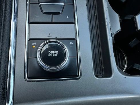 Certified 2019 Ford Expedition XLT w/ Equipment Group 202A AWD/4WD image 18