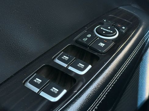 Used 2019 Kia Sorento FWD image 24