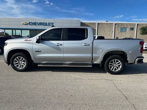 Used 2022 Chevrolet Silverado 1500 LT w/ Z71 Off-Road Package AWD/4WD image 6