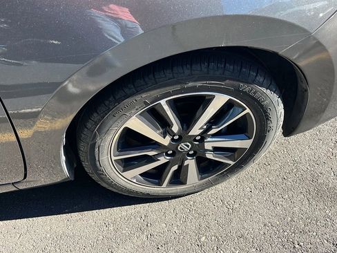 Used 2021 Nissan Versa SV image 22