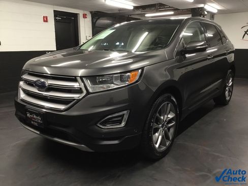 Used 2017 Ford Edge Titanium w/ Equipment Group 302A image 5