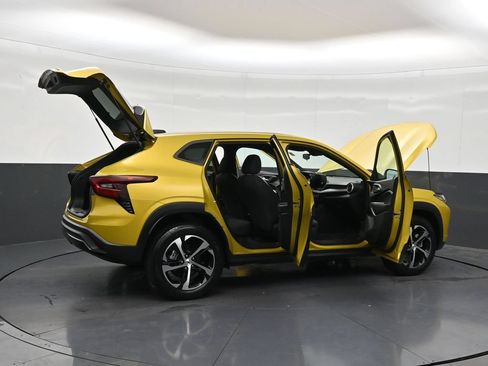 Used 2024 Chevrolet Trax RS w/ Sunroof Package FWD image 31
