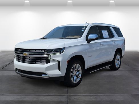 Used 2021 Chevrolet Tahoe Premier w/ Premium Package image 4