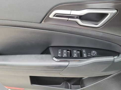 Used 2025 Kia Sportage EX FWD image 21