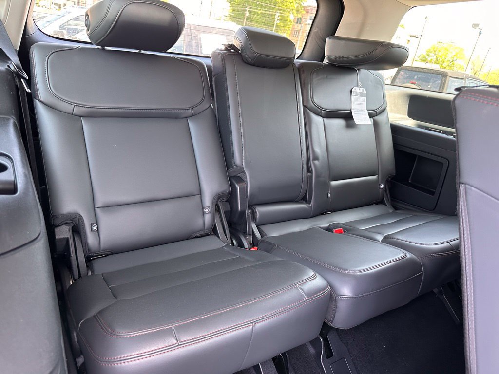 Used 2025 Ford Expedition Active AWD/4WD image 23