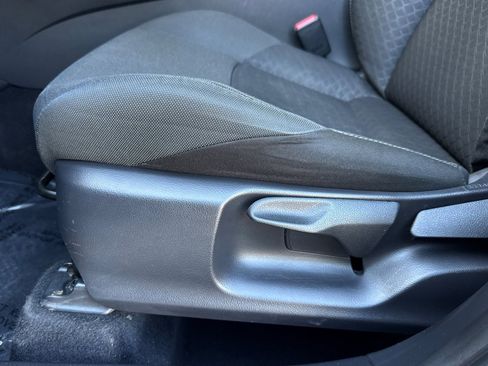 Used 2021 Toyota C-HR LE FWD image 13