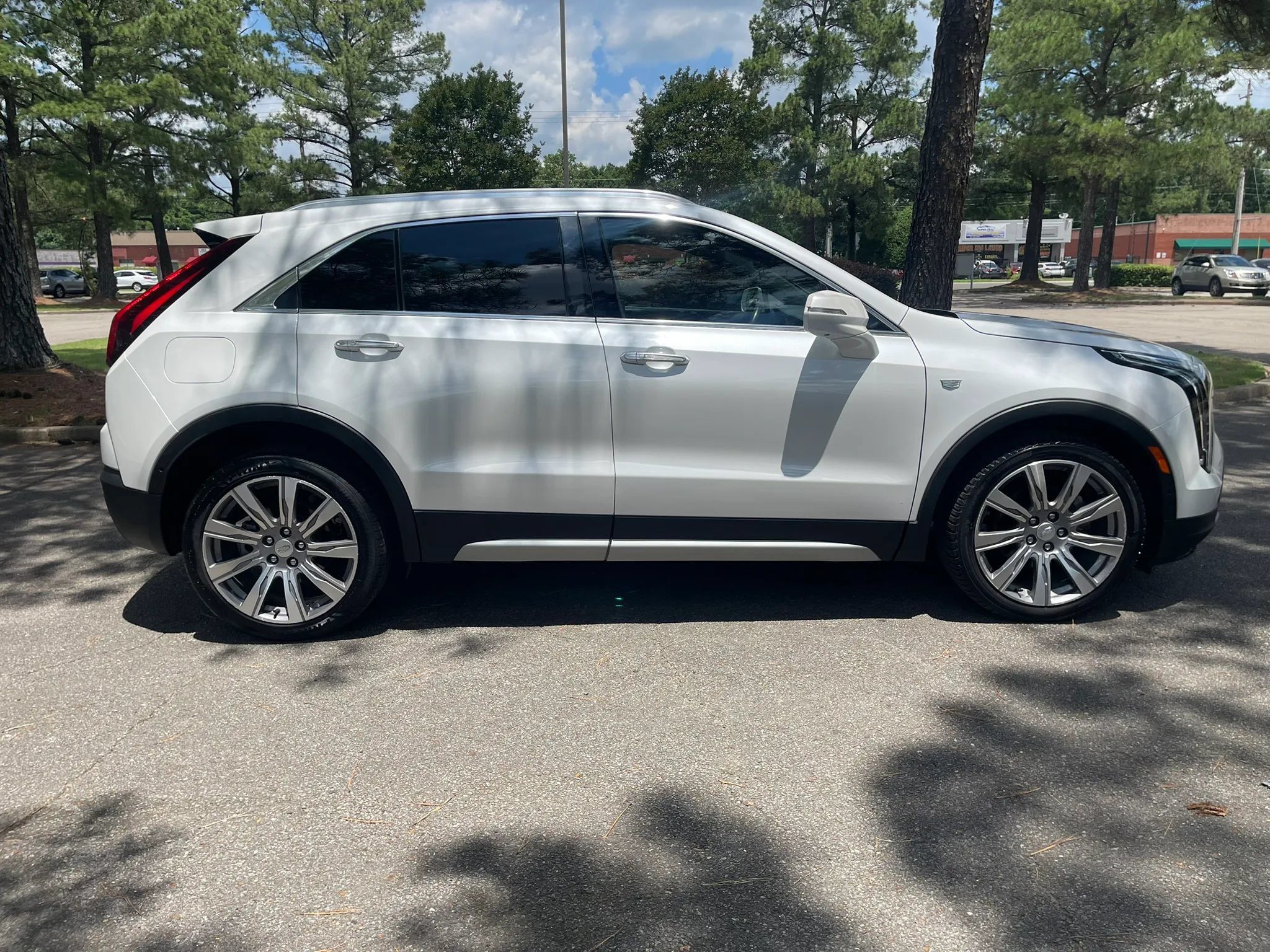 Used 2019 Cadillac XT4 Premium Luxury FWD image 6