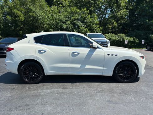 Used 2019 Maserati Levante AWD/4WD image 5