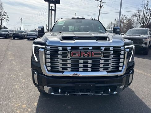 Used 2025 GMC Sierra 3500 Denali w/ Denali Reserve Package image 8
