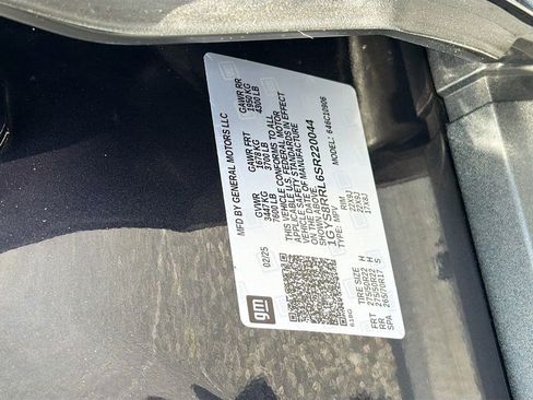 Certified 2025 Cadillac Escalade ESV Sport Platinum RWD image 35