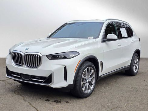 Used 2024 BMW X5 xDrive40i w/ Parking Assistance Package image 7