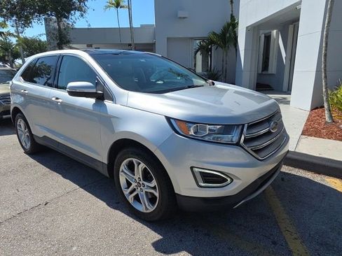 Used 2018 Ford Edge Titanium w/ Equipment Group 301A FWD image 3