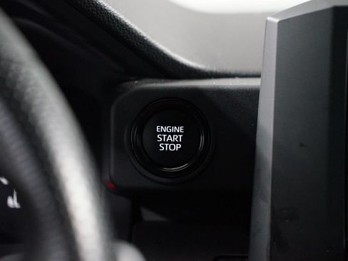Certified 2025 Toyota Tacoma SR AWD/4WD image 17