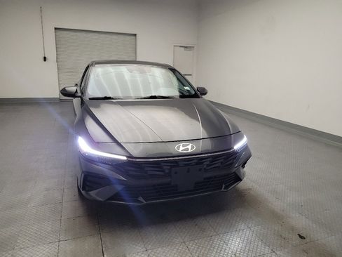 Used 2025 Hyundai Elantra SEL FWD image 14