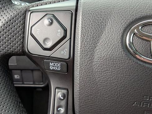 Used 2021 Toyota Tacoma SR AWD/4WD image 13