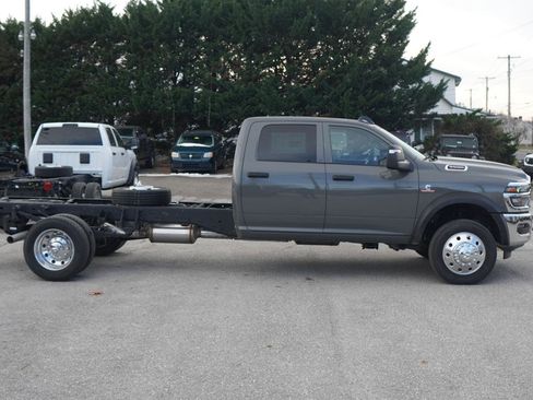 New 2026 RAM 5500 Tradesman w/ Chrome Appearance Group image 3