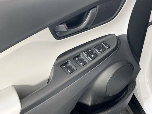 Used 2023 Hyundai Kona SEL image 17