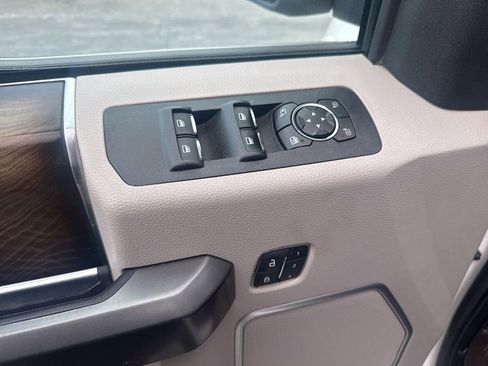 Used 2019 Ford F150 Limited image 6
