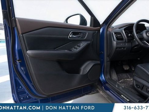 Used 2023 Nissan Rogue Platinum w/ Platinum Premium Package image 15