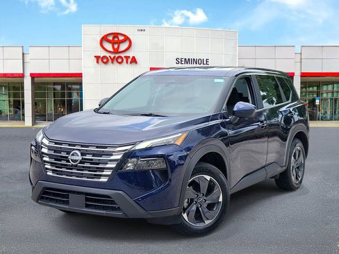 Used 2025 Nissan Rogue SV image 1