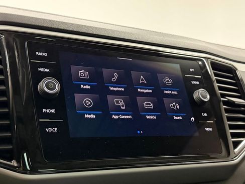 Used 2022 Volkswagen Atlas SE w/ Panoramic Sunroof Package image 19