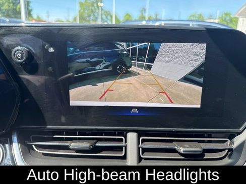 Used 2024 Chevrolet Trax RS w/ Sunroof Package FWD image 23