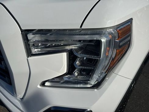 Used 2021 GMC Sierra 1500 AT4 w/ AT4 Preferred Package AWD/4WD image 9