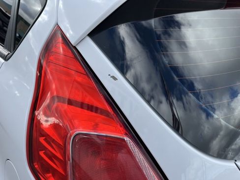 Used 2018 Ford Fiesta SE image 11