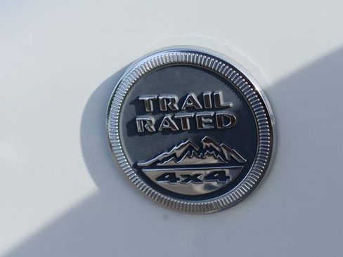 Used 2017 Jeep Renegade Trailhawk AWD/4WD image 15