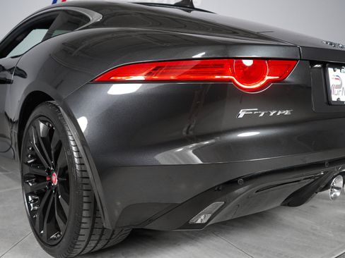 Used 2015 Jaguar F-TYPE S RWD image 10