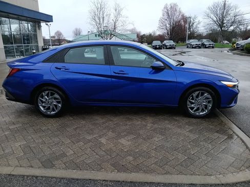 Used 2024 Hyundai Elantra SEL FWD image 7