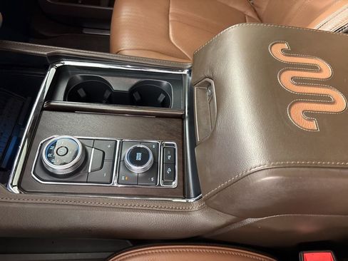 Used 2024 Ford Expedition King Ranch image 42