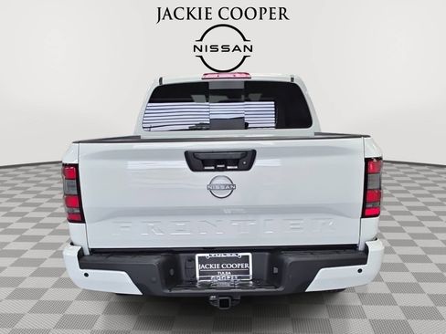 New 2027 Nissan Frontier SV w/ SV Convenience Package RWD image 6