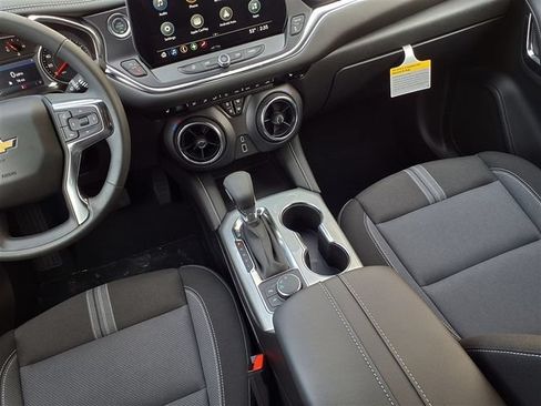 Used 2026 Chevrolet Blazer LT FWD image 12