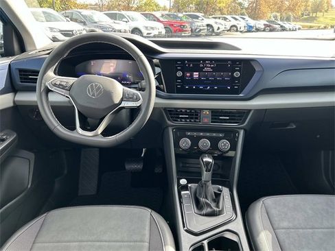 Used 2023 Volkswagen Taos SE image 15