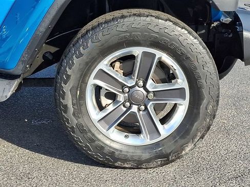 Used 2020 Jeep Wrangler Unlimited Sahara AWD/4WD image 11