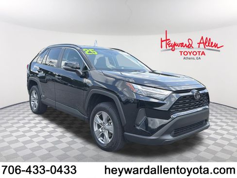 Certified 2025 Toyota RAV4 LE AWD/4WD image 1
